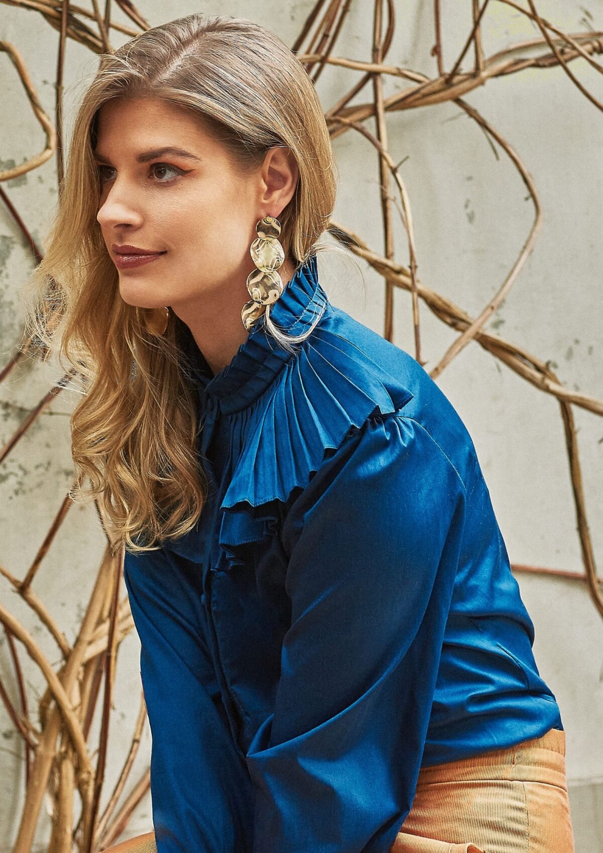 Blusa Azul Egeo Plisada en el cuello