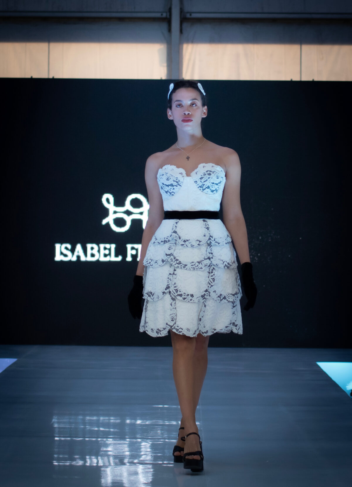 Falda Swan Feather