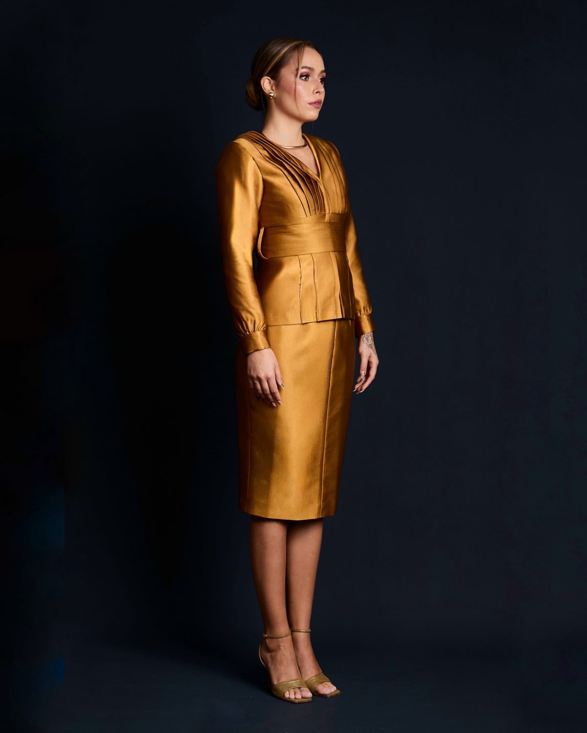 Falda Yuraq dorado